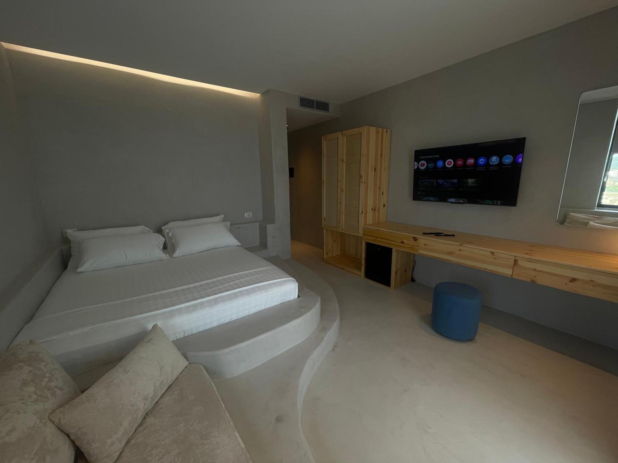 Ble Ble Hotell 3*